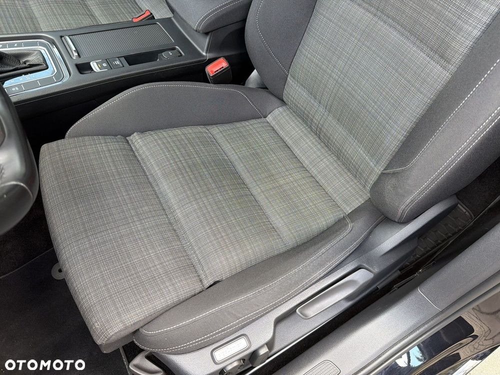 Volkswagen Passat Variant 1.5 TSI EVO Business DSG - 13