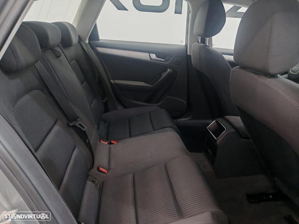 Audi A4 Avant 2.0 TDI Advance - 12