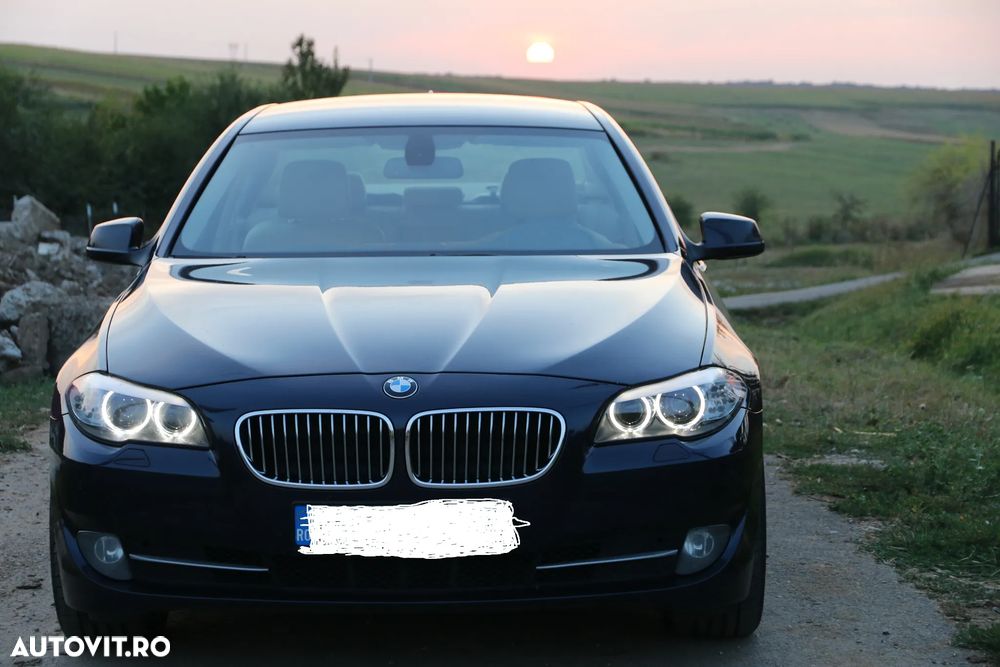 BMW Seria 5 525d xDrive - 5