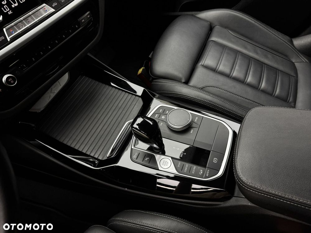 BMW X3 xDrive20i - 29