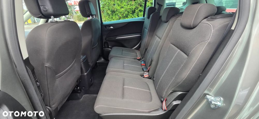 Opel Zafira 2016