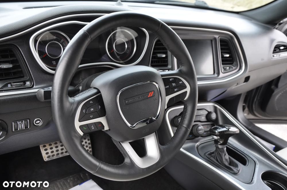 Dodge Challenger - 20