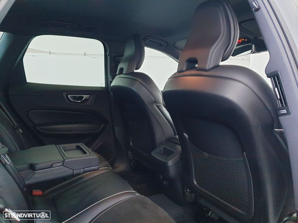 Volvo XC 60 2.0 D4 R-Design Geartronic — fotografia 28