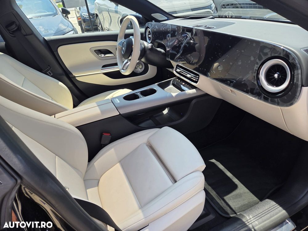 Mercedes-Benz CLA 200 MHEV - 12