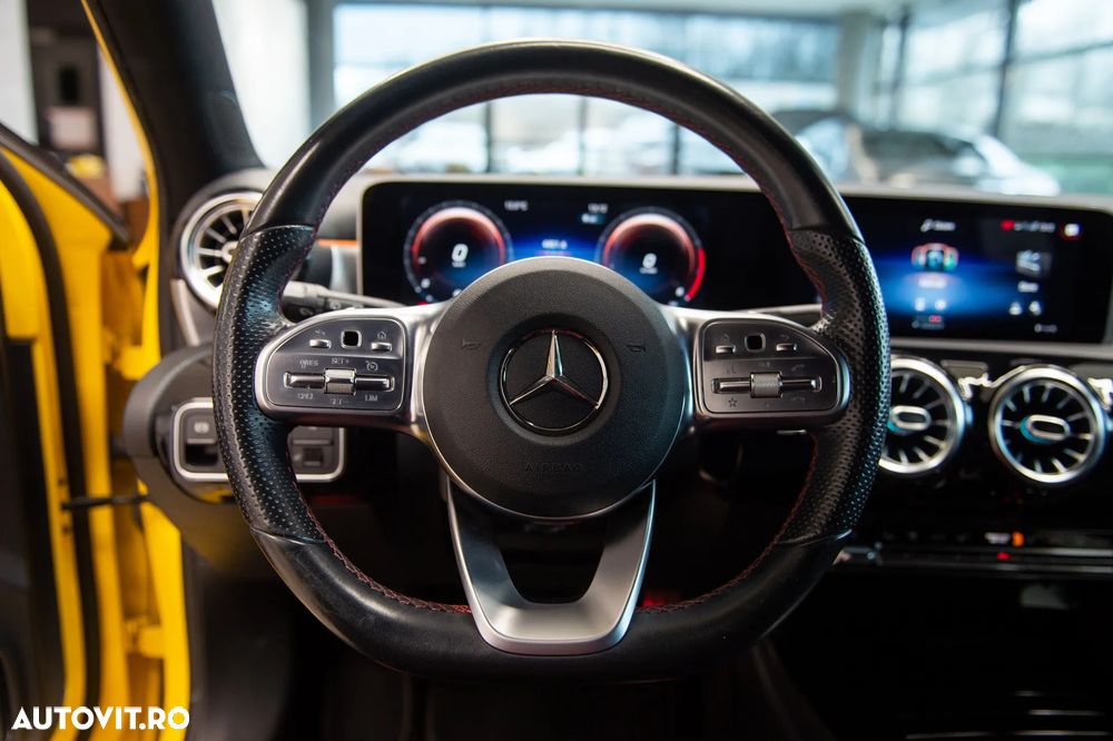 Mercedes-Benz A 200 7G-DCT Advanced AMG Line - 24