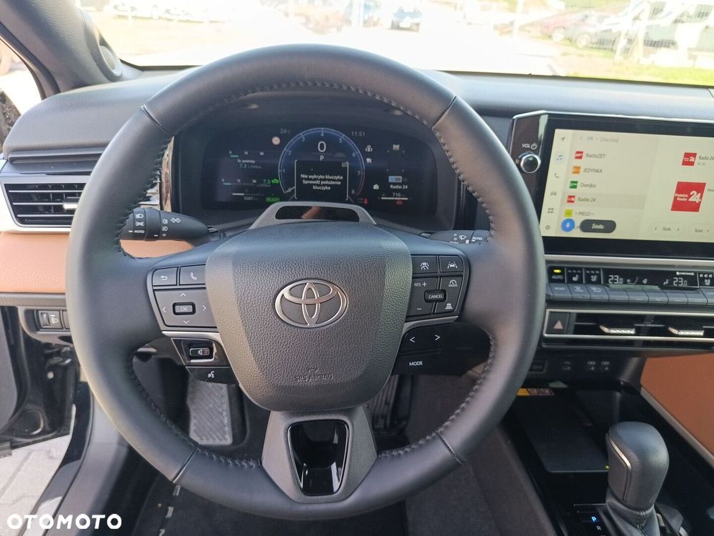 Toyota Camry - 16