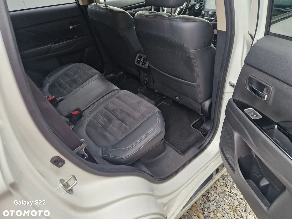 Mitsubishi Outlander - 20