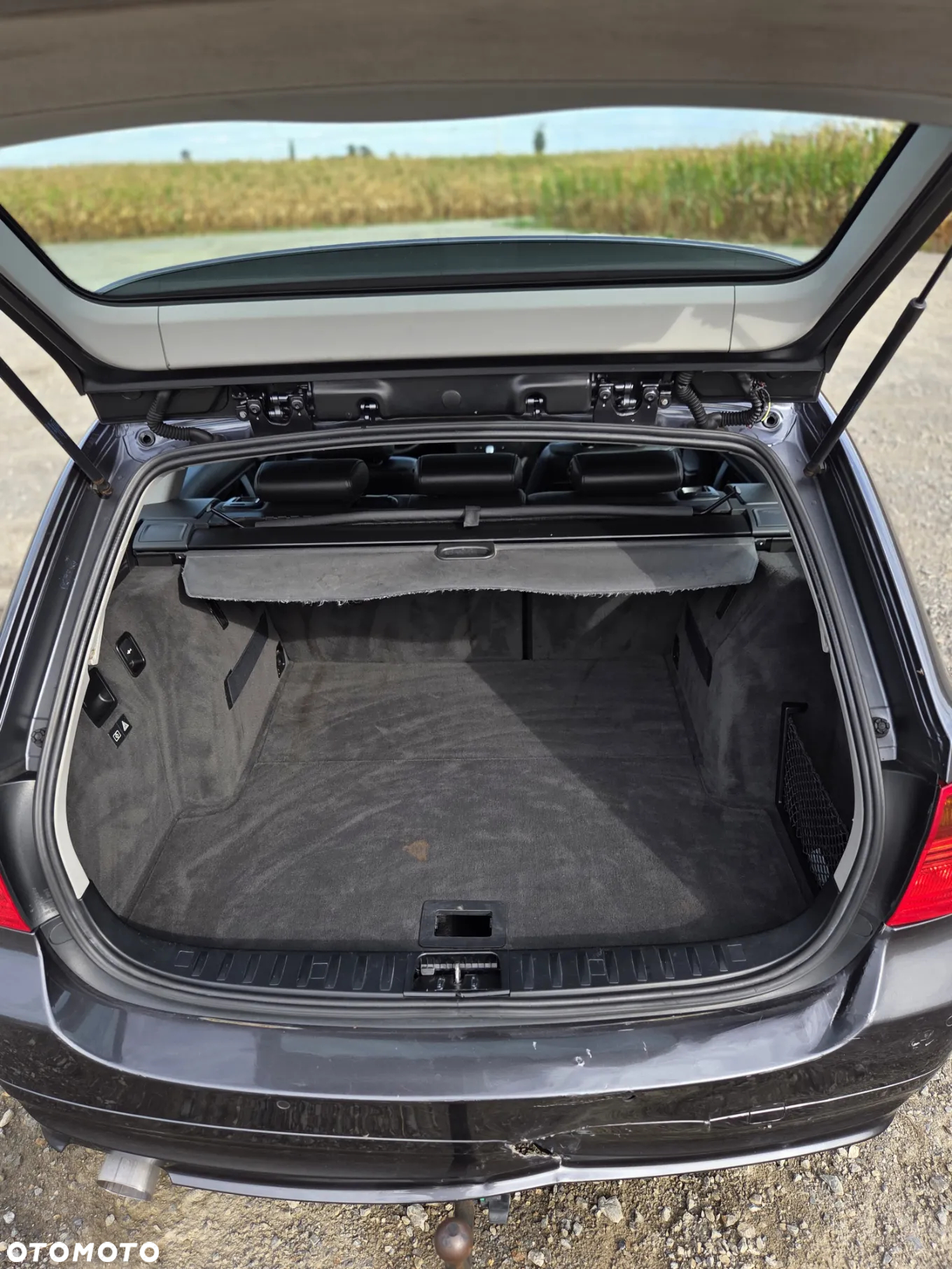 BMW Seria 3 318i Touring - 11