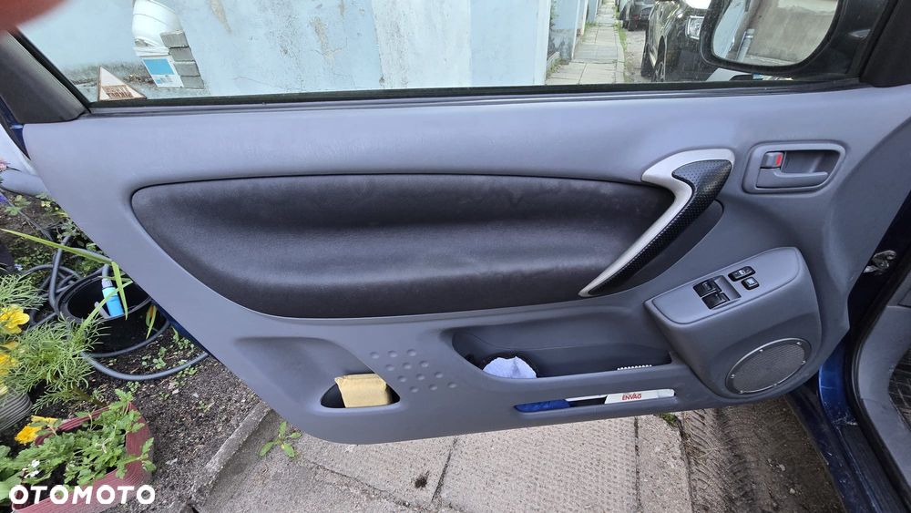 Toyota RAV4 1.8 VVT-i 4x2 - 13