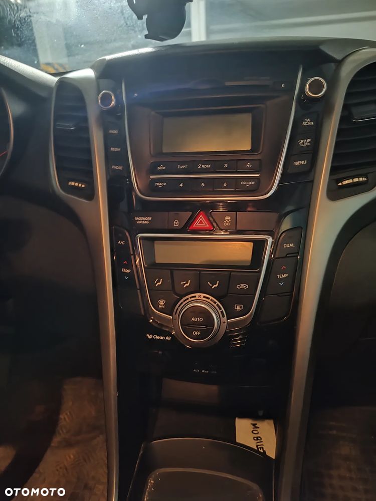 Hyundai i30 1.6 GDI Classic + - 21