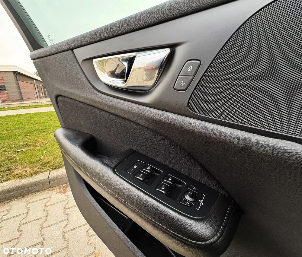 Volvo V60 D3 Momentum Pro - 26