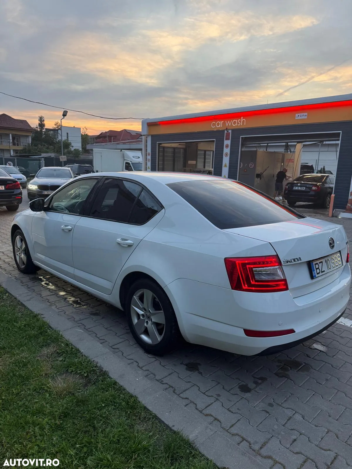 Skoda Octavia 2.0 TDI ELEGANCE - 3