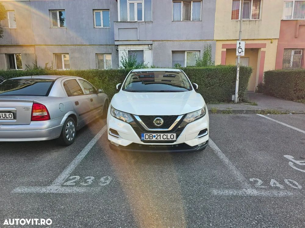 Nissan Qashqai - 1