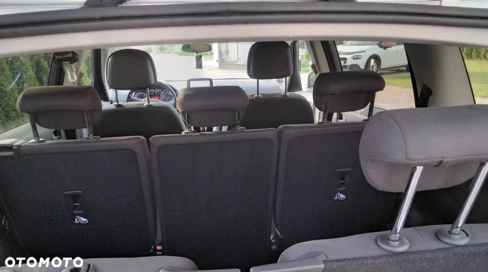 Opel Zafira 2016