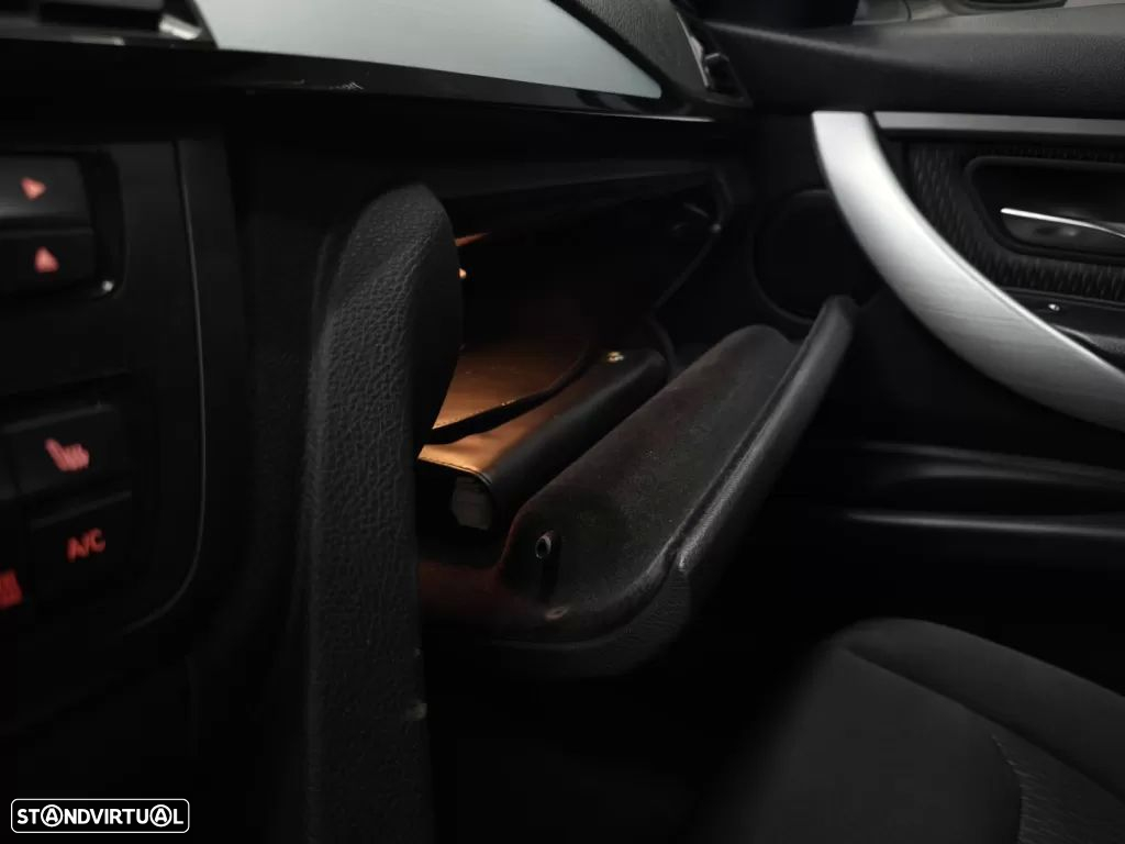 BMW 320 d Aut. Modern Line - 46