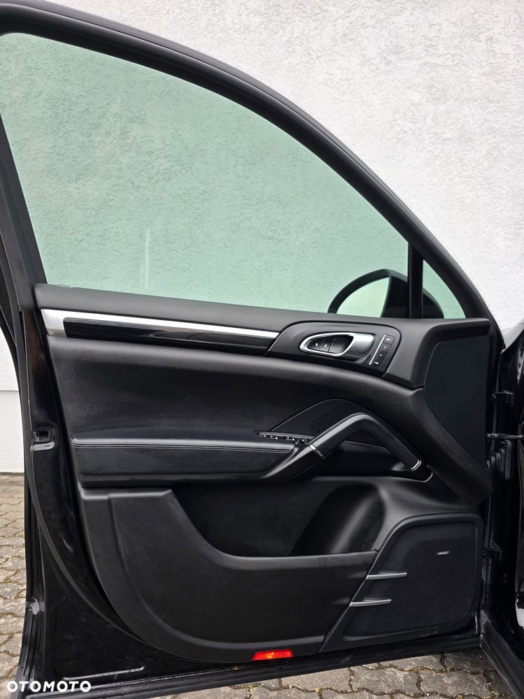 Porsche Cayenne Standard - 19