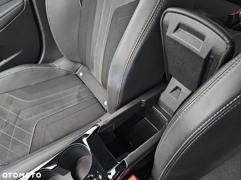 Peugeot 208 1.2 PureTech GT S&S EAT8 - 40