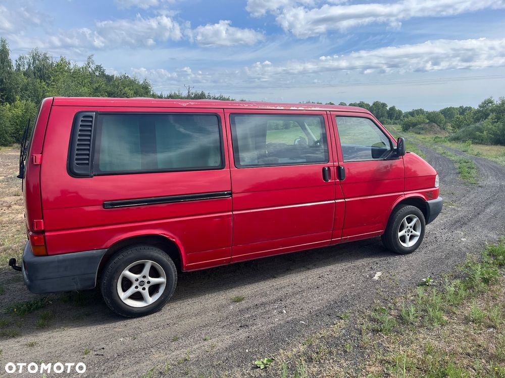 Volkswagen Caravelle - 10
