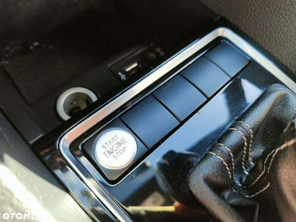 Volkswagen Jetta 1.8T SE - 25