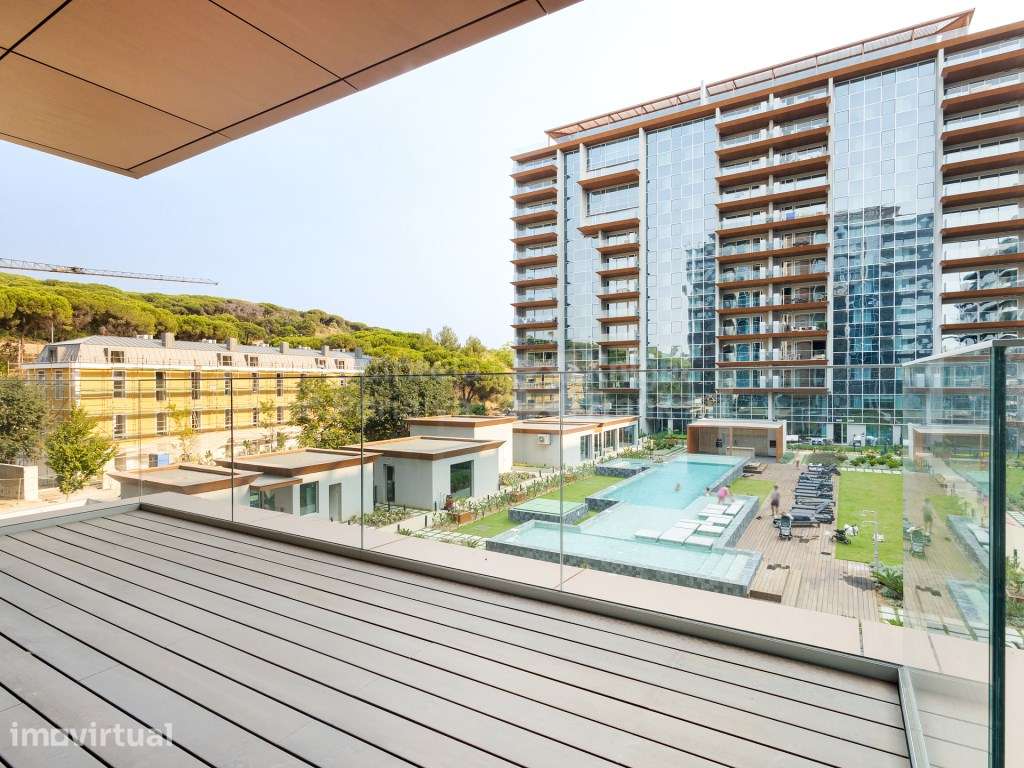 Apartamento T2 com terraço e garagem entre Monsanto e Miraflores - Grande imagem: 2/36