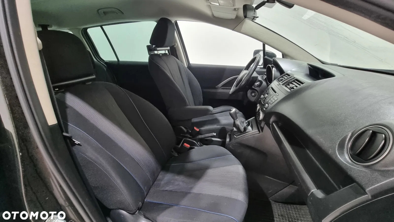 Mazda 5 - 13