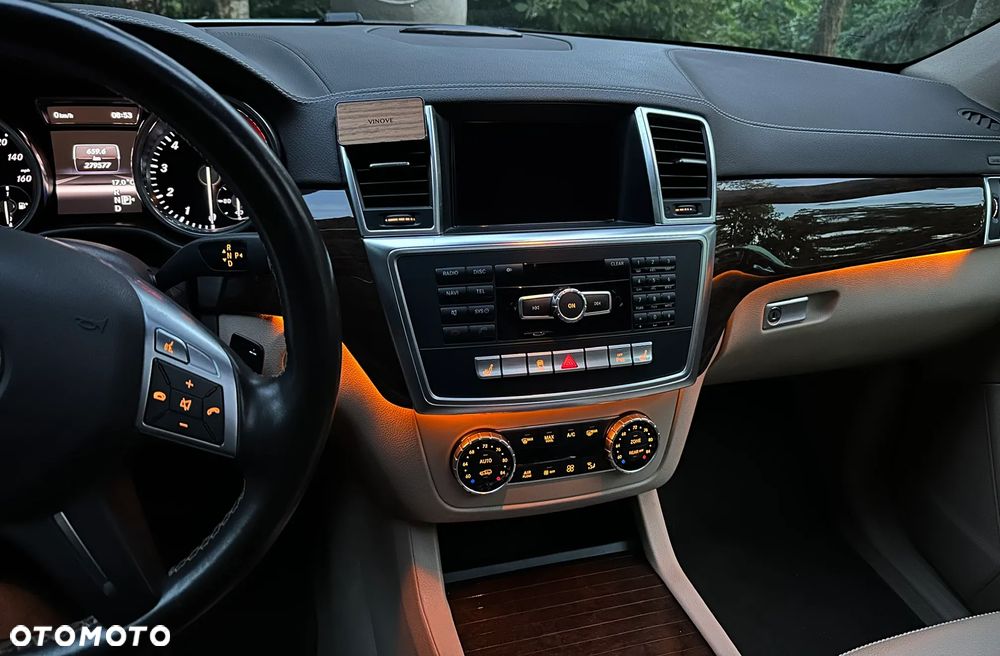 Mercedes-Benz GL 500 4Matic (BlueEFFICIENCY) 7G-TRONIC - 22