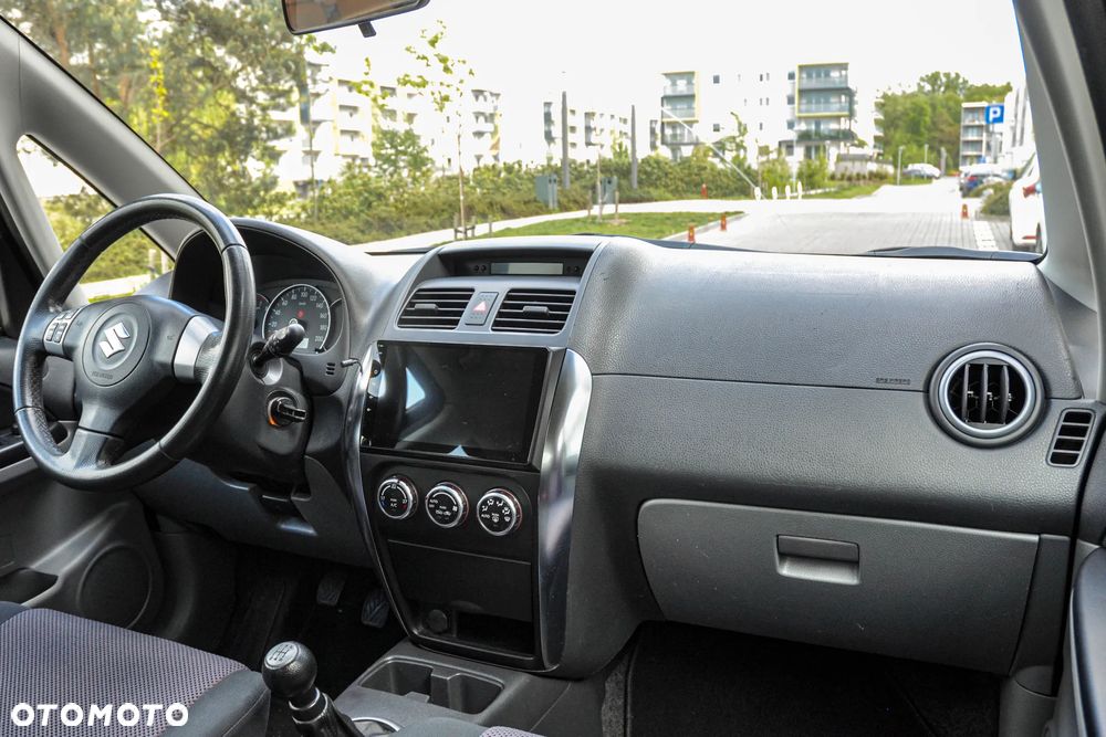Suzuki SX4 - 10