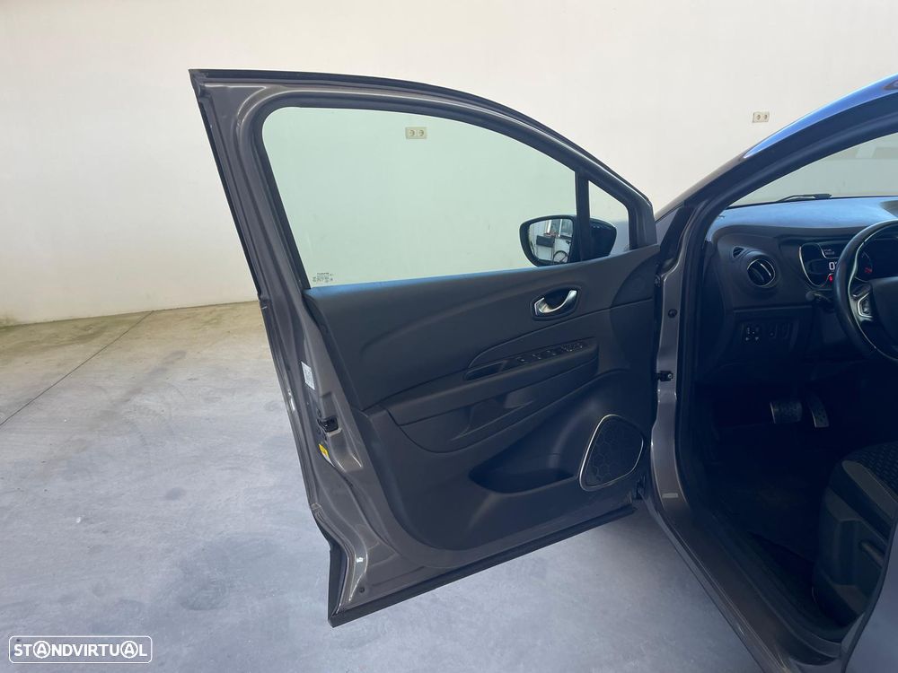 Renault Captur 1.2 TCe Exclusive XMOD EDC - 19