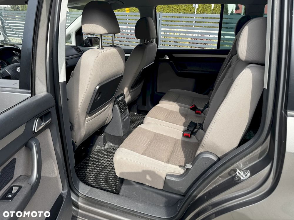 Volkswagen Touran 2.0 TDI DPF Highline - 10