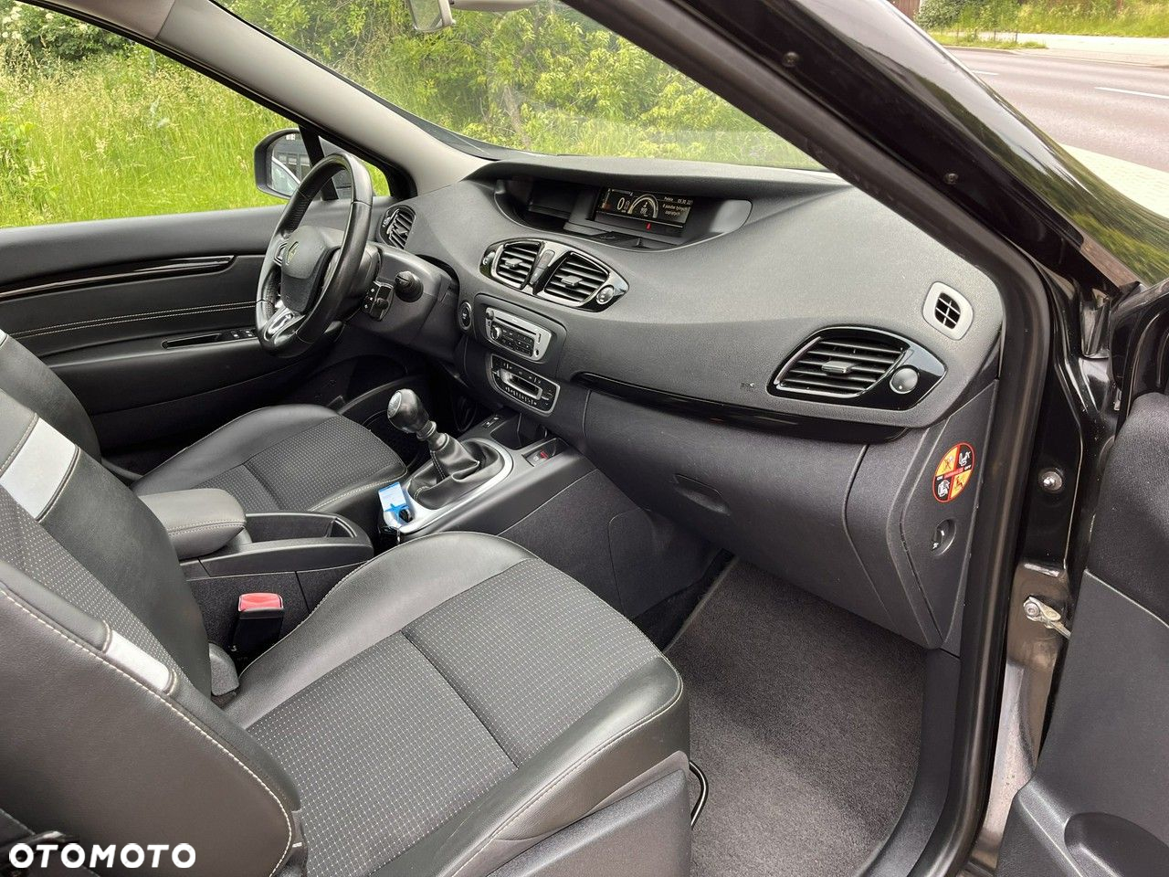 Renault Grand Scenic - 17