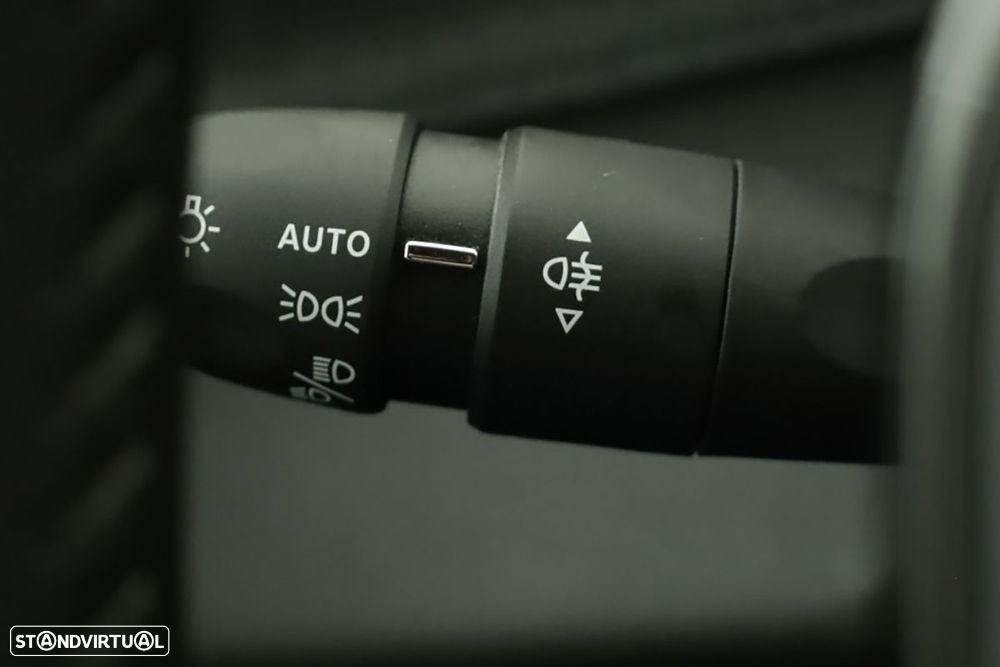 Peugeot 308 1.6 Hybrid Allure Pack e-EAT8 - 17