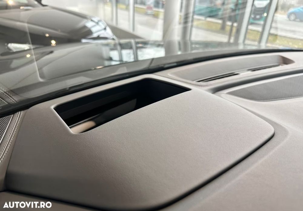 Audi Q8 55 TFSI e quattro Tiptronic PHEV - 12