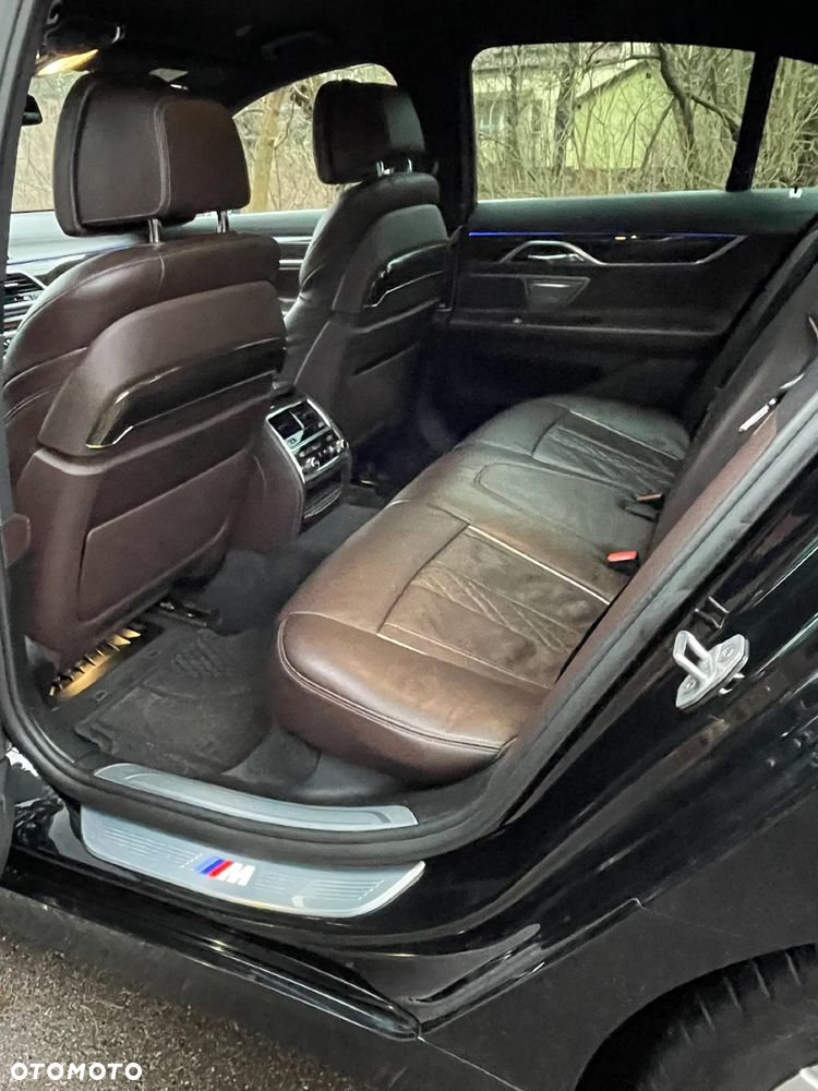 BMW Seria 7 740d xDrive - 22