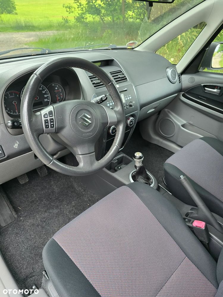 Suzuki SX4 1.6 GS / Premium - 13