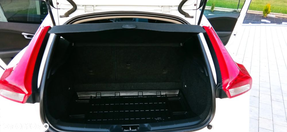 Volvo V40 - 22