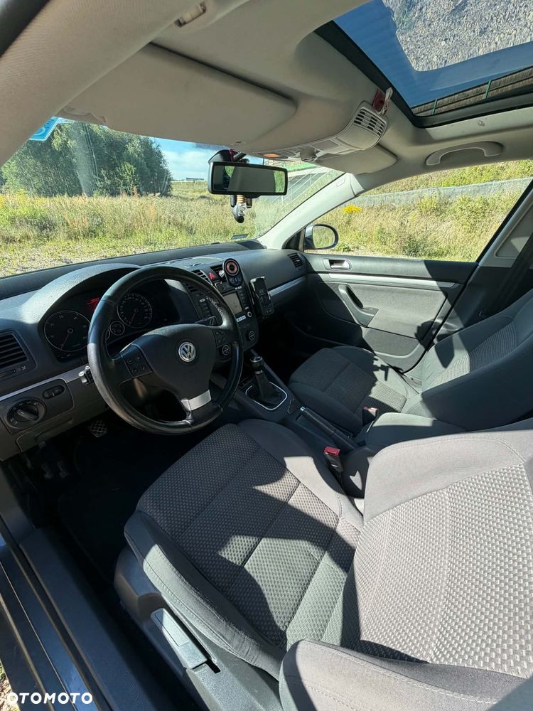 Volkswagen Golf 2.0 TDI DPF Sportline - 17