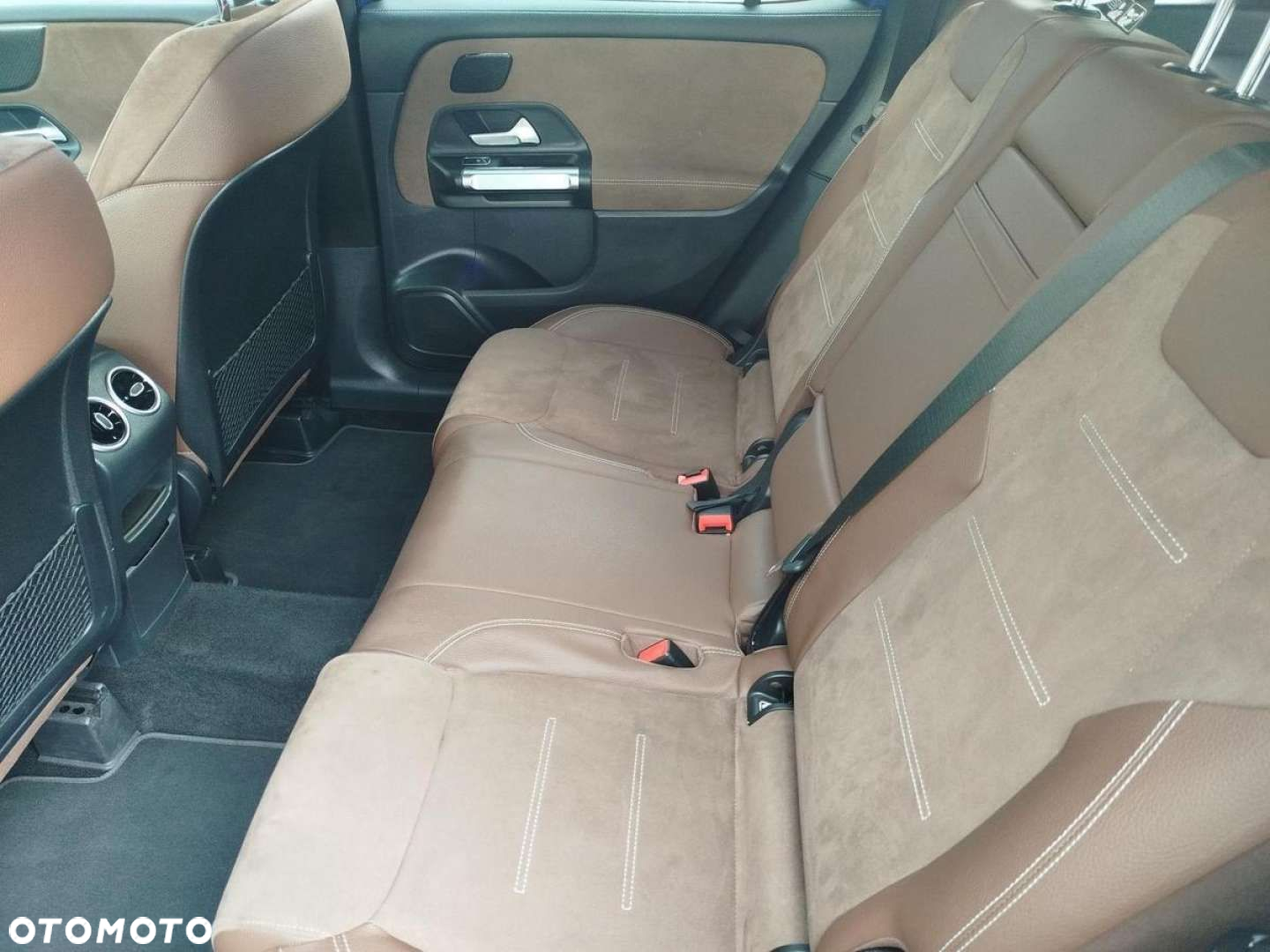 Mercedes-Benz GLB - 19