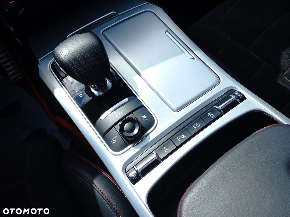 Kia Stinger - 11