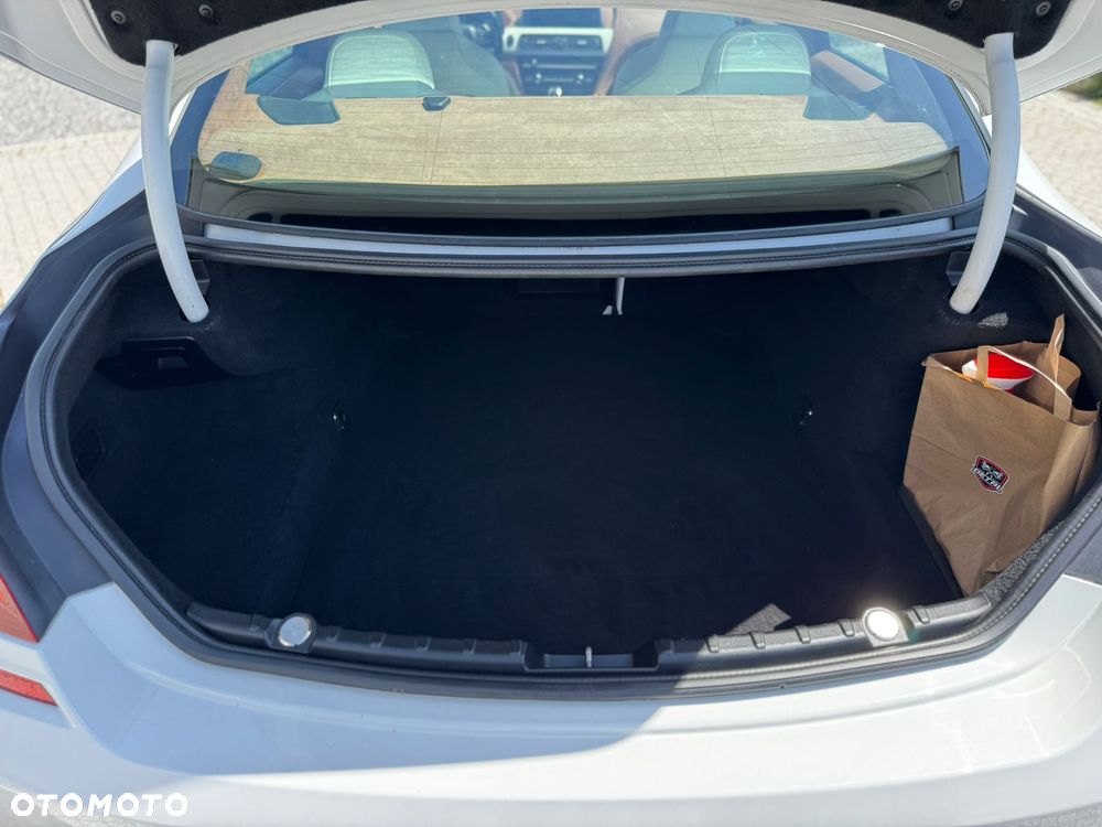 BMW Seria 6 650i xDrive - 17