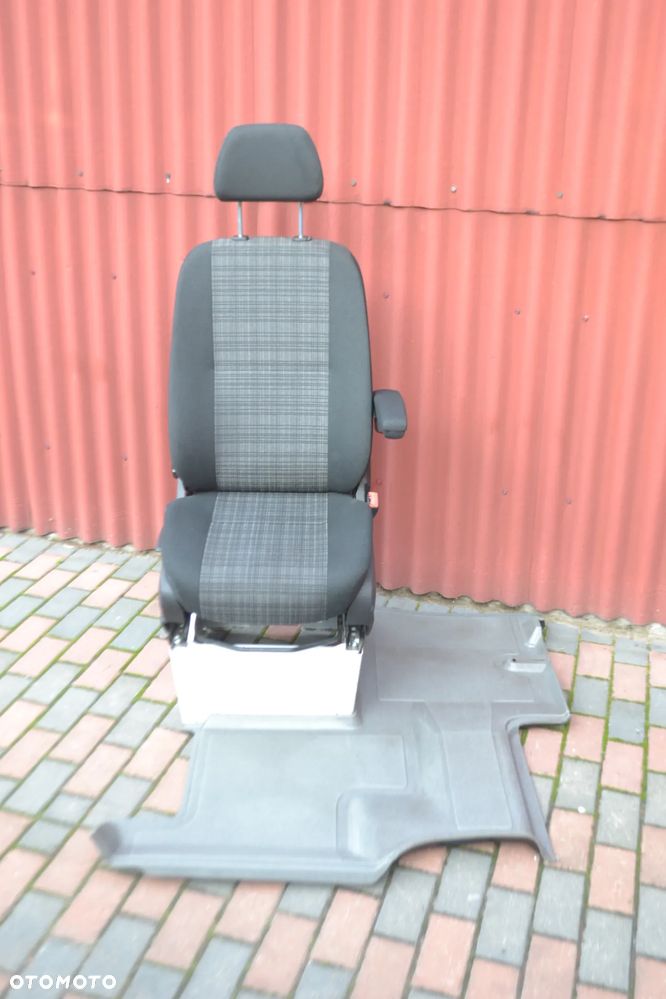 MERCEDES SPRINTER W906 VOLKSWAGEN CRAFTER fotel prawy pasażera PASAŻER pasażer jedynka wykładzina