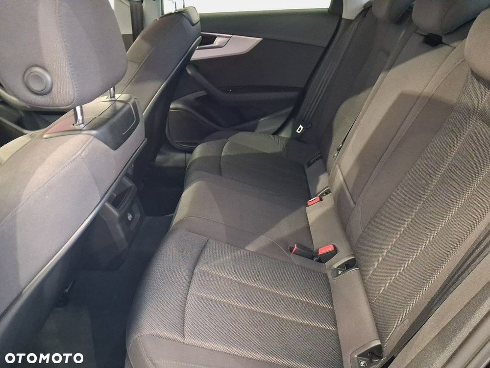 Audi A4 Limousine - 14