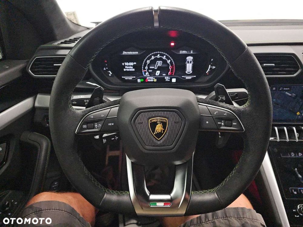 Lamborghini Urus - 12