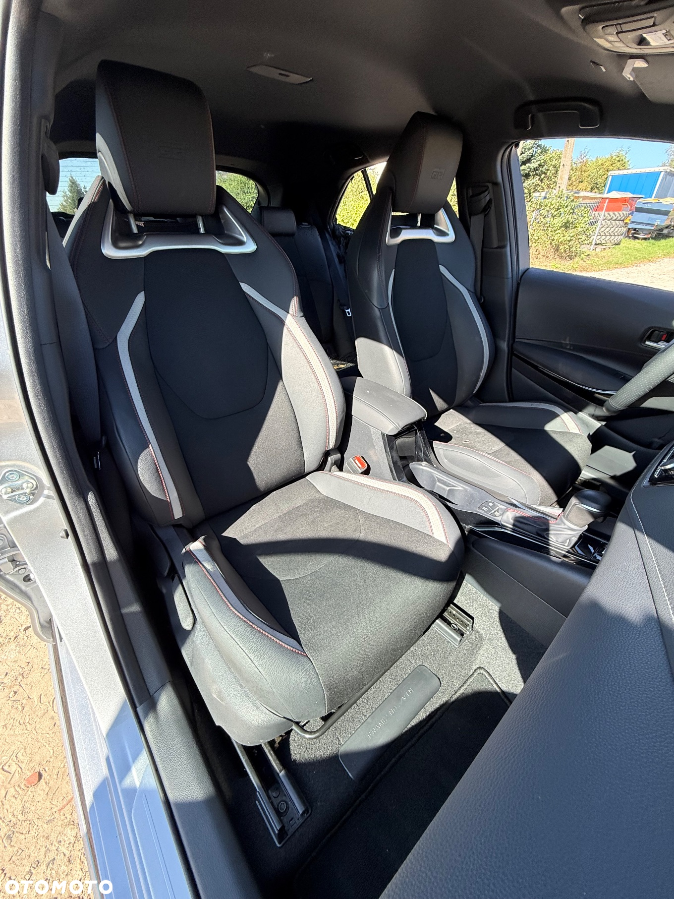 Toyota Corolla 1.8 Hybrid Business Edition - 26