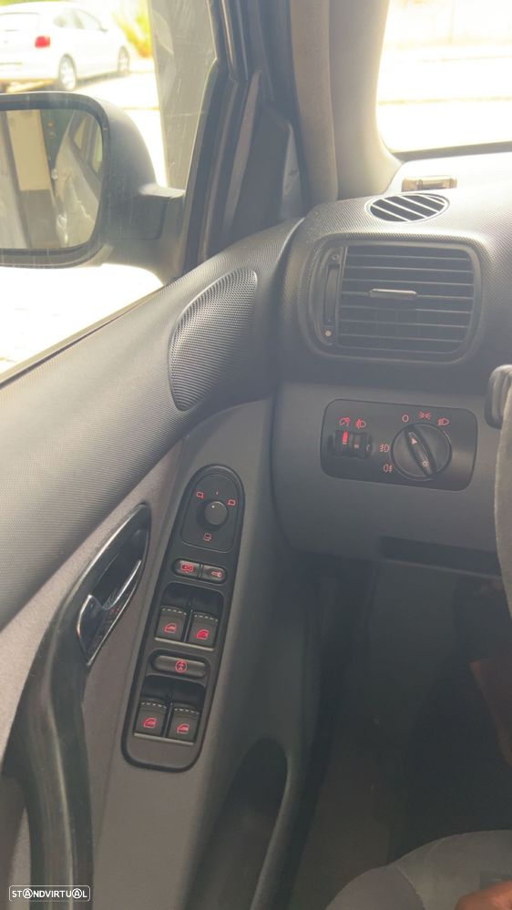 SEAT Leon 1.6 Signo - 14