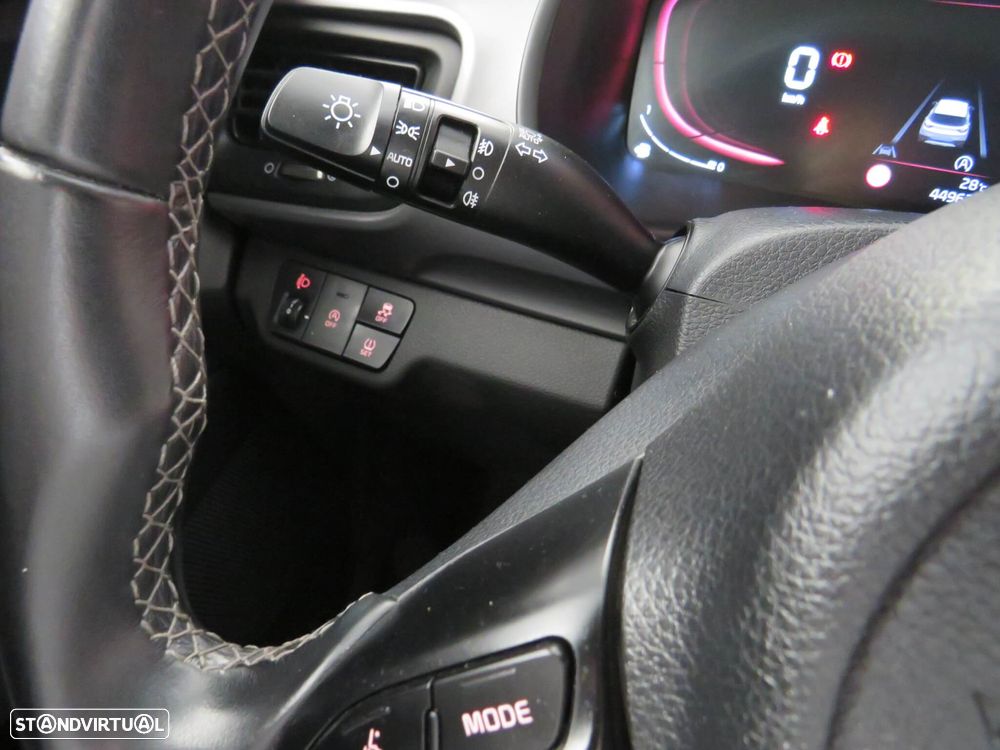Kia Stonic 1.2 MPi Dynamic - 22