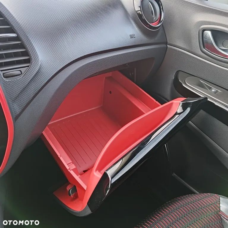 Renault Captur 1.2 TCe Helly Hansen EDC - 27