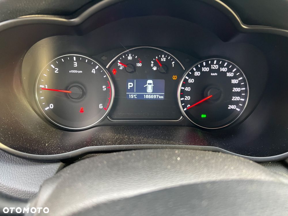 Kia Carens 1.7 CRDi L DCT - 4