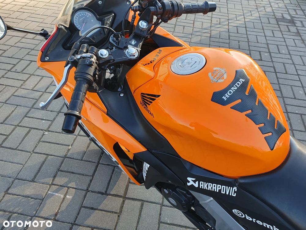 Honda CBR - 19