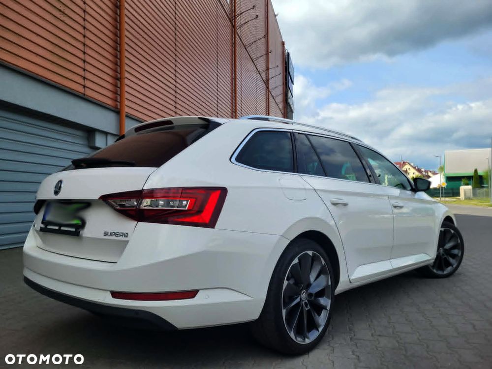Skoda Superb 2.0 TDI DSG Premium Edition - 5