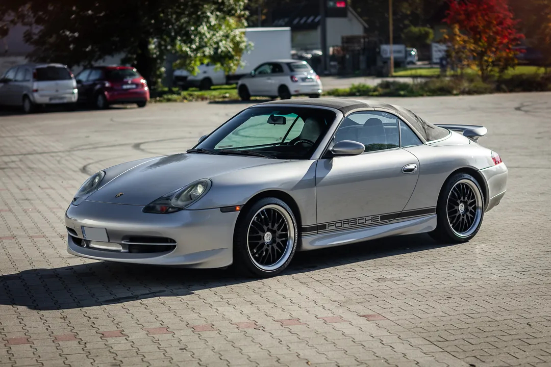 Porsche 911 Carrera Cabrio - 2